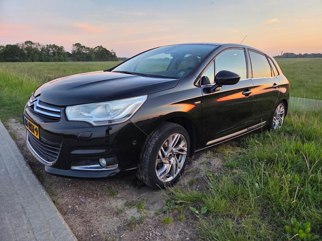 Citroën C4 1.6 VTi 120 Exclusive 2010 Zwart, Auto's, Citroën, Voorwielaandrijving, Euro 5, Stof, 1550 kg