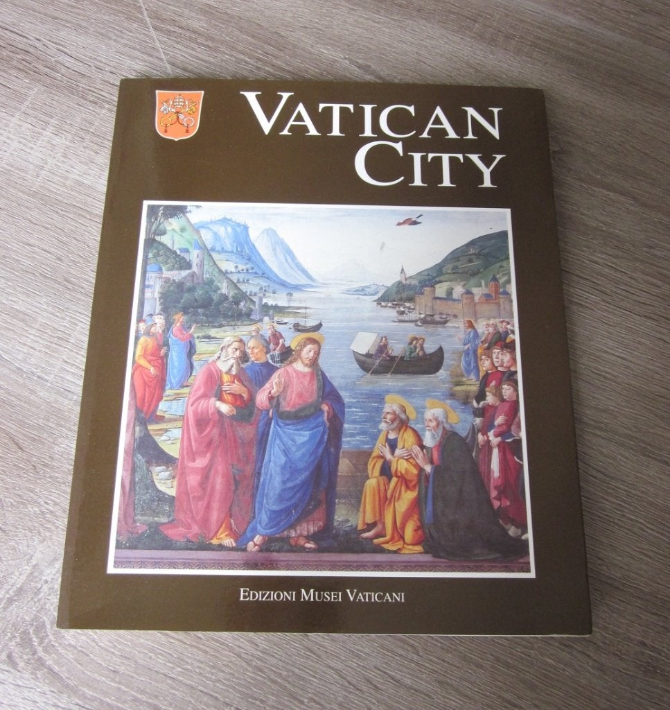 vatican city edizioni musei vaticani fotoboek vaticaanstad +, Ophalen of Verzenden, Gelezen, Overige onderwerpen