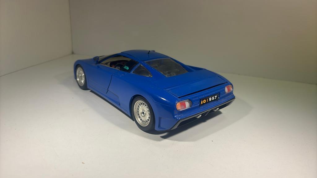 Bugatti eb110 bleu Bburago 1.18, Ophalen of Verzenden, Bburago, A, A
