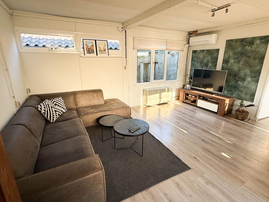 Nette woonunit / kantoor / Tinyhouse, Ophalen, Zo goed als nieuw
