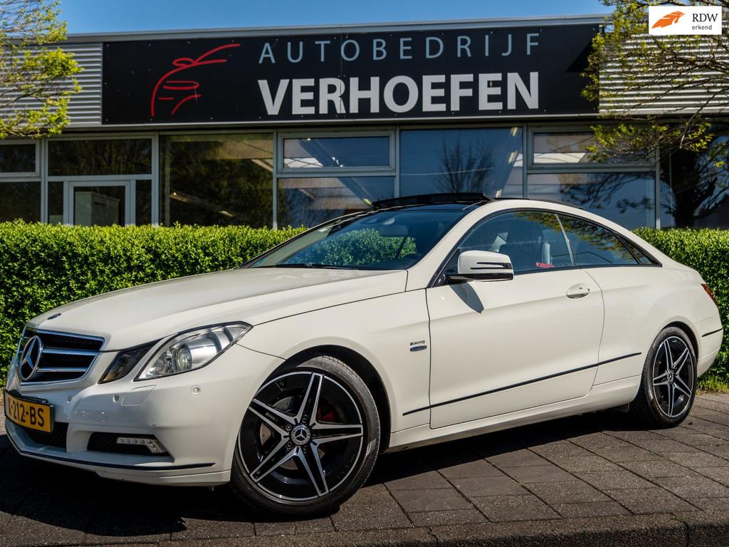 Mercedes-Benz E-klasse Coupé 250 CGI Elegance - PANORAMADAK, Auto's, Mercedes-Benz, Euro 5, Achterwielaandrijving, Zwart, 4 cilinders