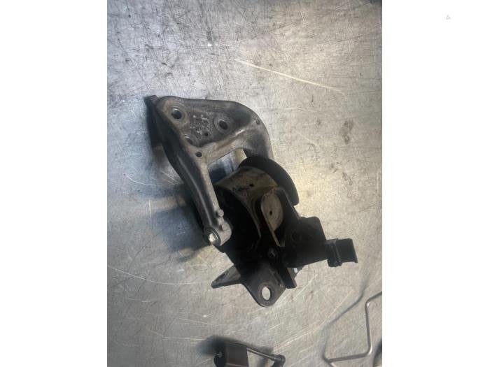 Versnellingsbak Steun van een Suzuki Kizashi, Gebruikt, -, -, Ophalen of Verzenden