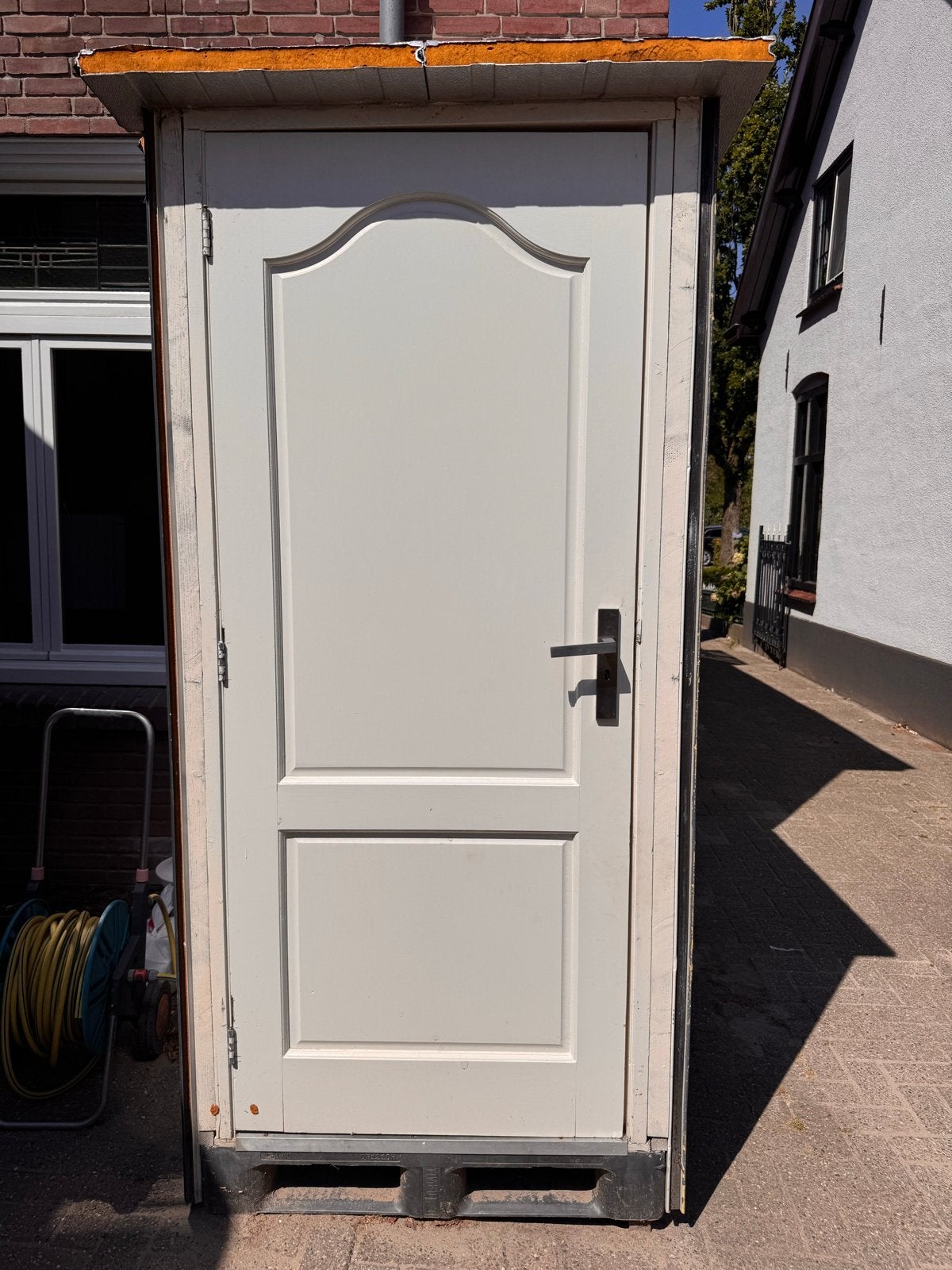 Mobiel toiletgebouw met wastafel en spiegel, Ophalen, Gebruikt, Toilet
