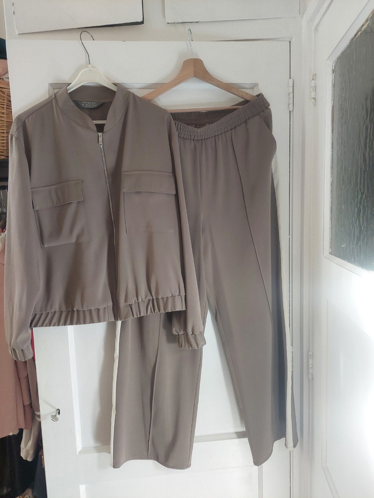 Primark set: Bomberjack Xl en broek L, Ophalen, Primark, Maat 42/44 (L), Zo goed als nieuw