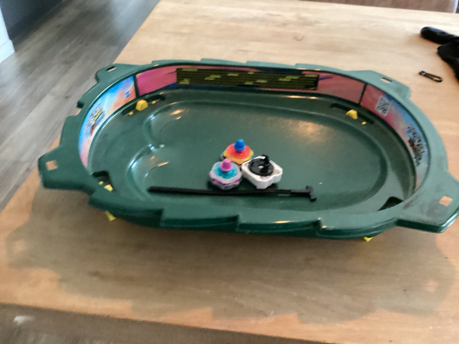 Beyblad arena met 3 Beyblades en lanceerder, Ophalen, Zo goed als nieuw, Jongen of Meisje