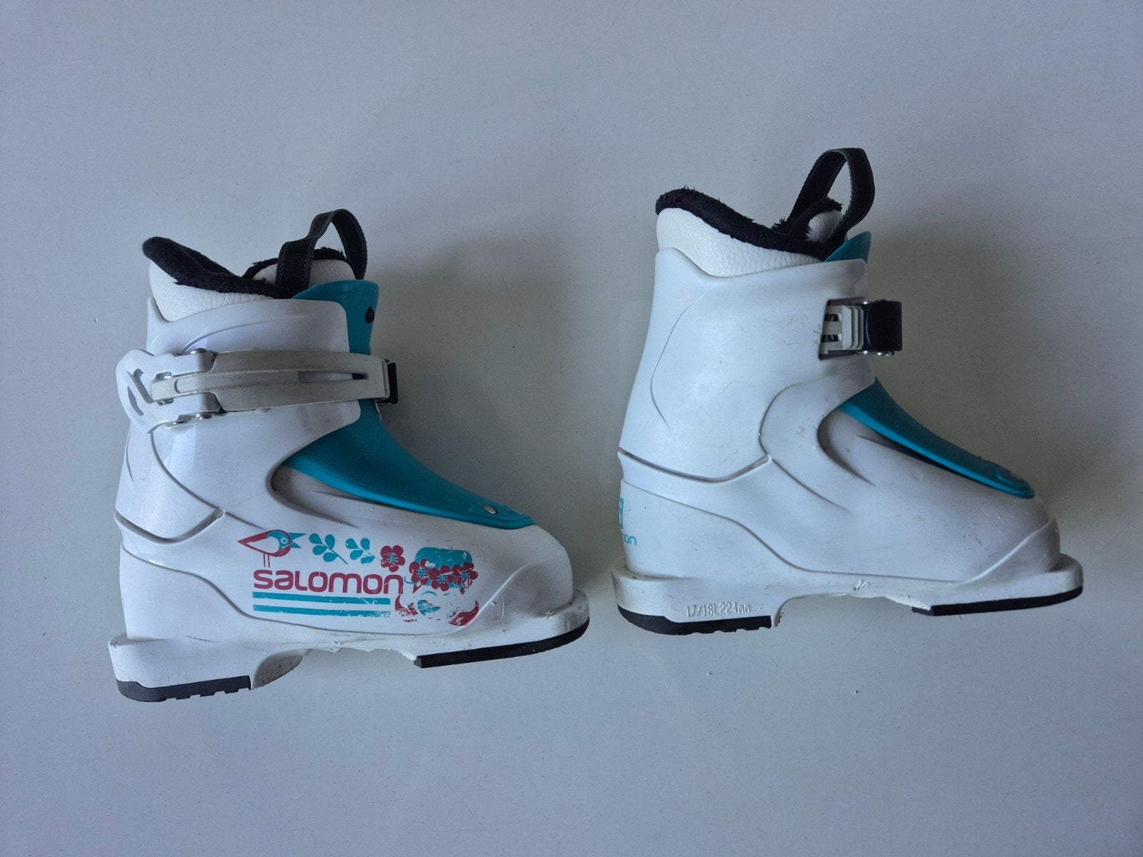 Salomon T1 Girly skischoenen - Maat 18 (224mm), Sport en Fitness, Skiën en Langlaufen, Ophalen, Gebruikt, Schoenen, Salomon
