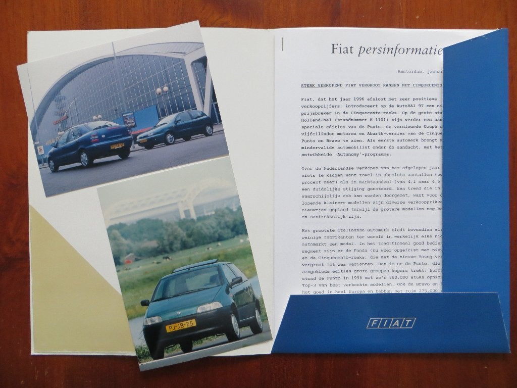 Fiat persmap AutoRAI 1997 met 2 persfoto's Punto Brava Bravo, Ophalen of Verzenden, Nieuw, Overige merken