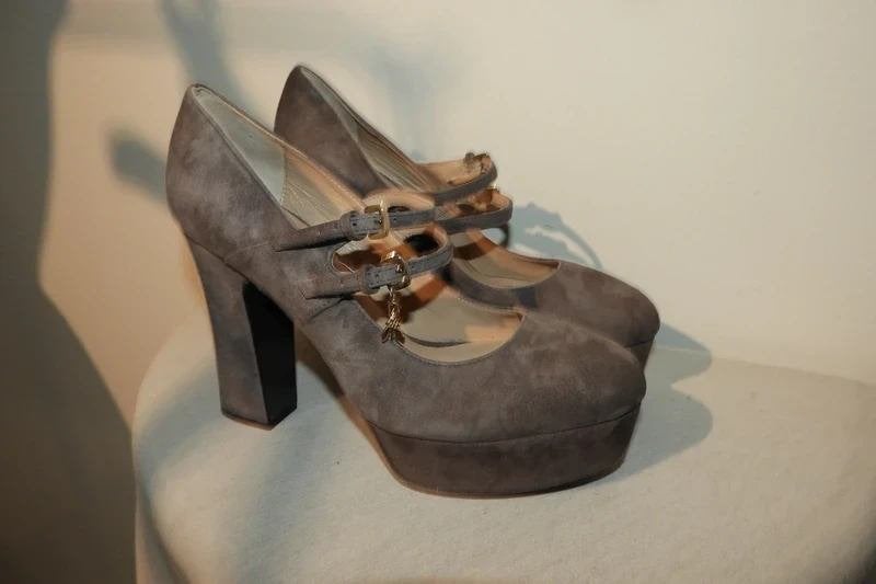 Patrizia Pepe pumps plateau voorkant bandjes bedel Nieuw39