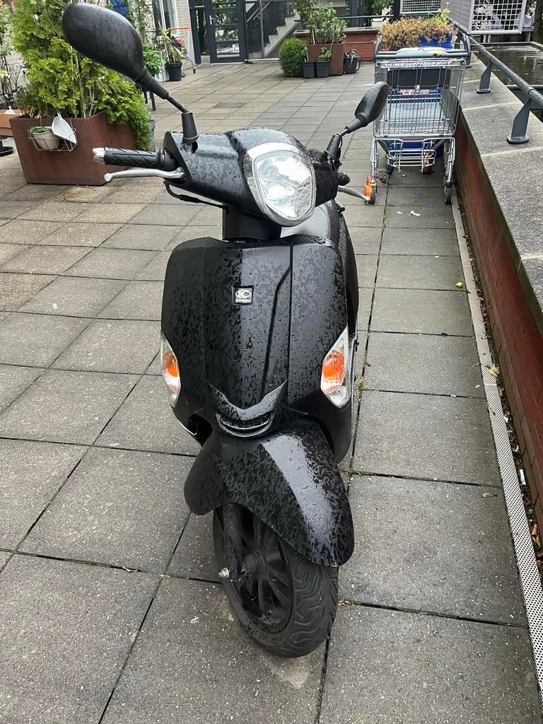 Zwarte Kymco Agility 50 scooter - Goede staat, Fietsen en Brommers, Ophalen of Verzenden, Gebruikt, Overige typen, Kymco