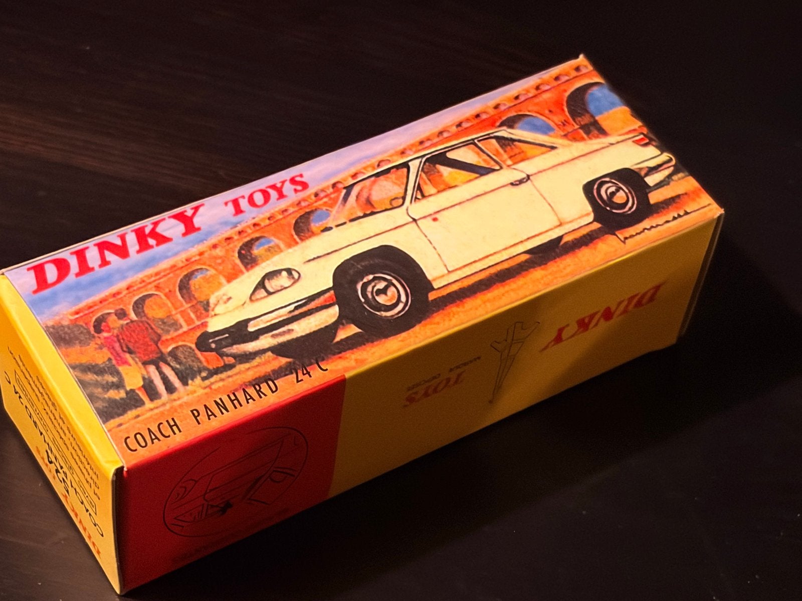Dinky Toys Coach Panhard 24 C - Nieuw in doos, Ophalen of Verzenden, Zo goed als nieuw, Auto