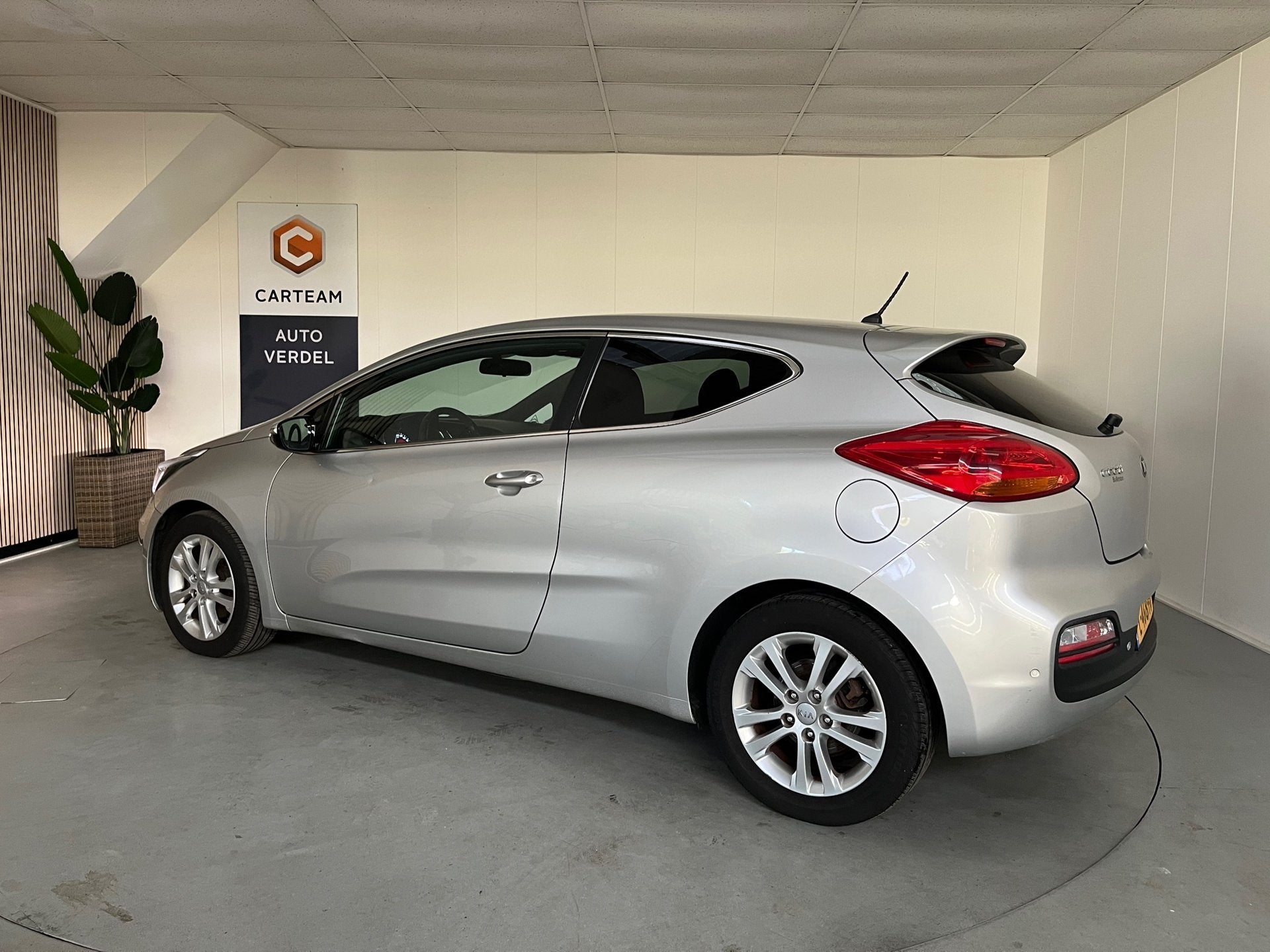 Kia CEE D CEE D Business Airco, LMV, Auto's, Voorwielaandrijving, Euro 5, Gebruikt, 4 cilinders