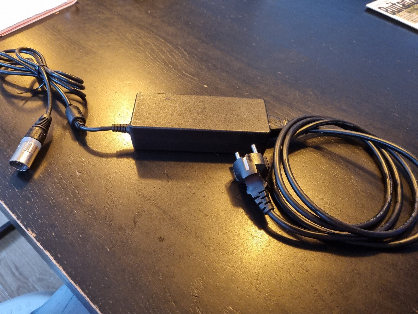 Accell Group Batterijlader DPS-57EB7 28.8V 2A, Ophalen, Gebruikt