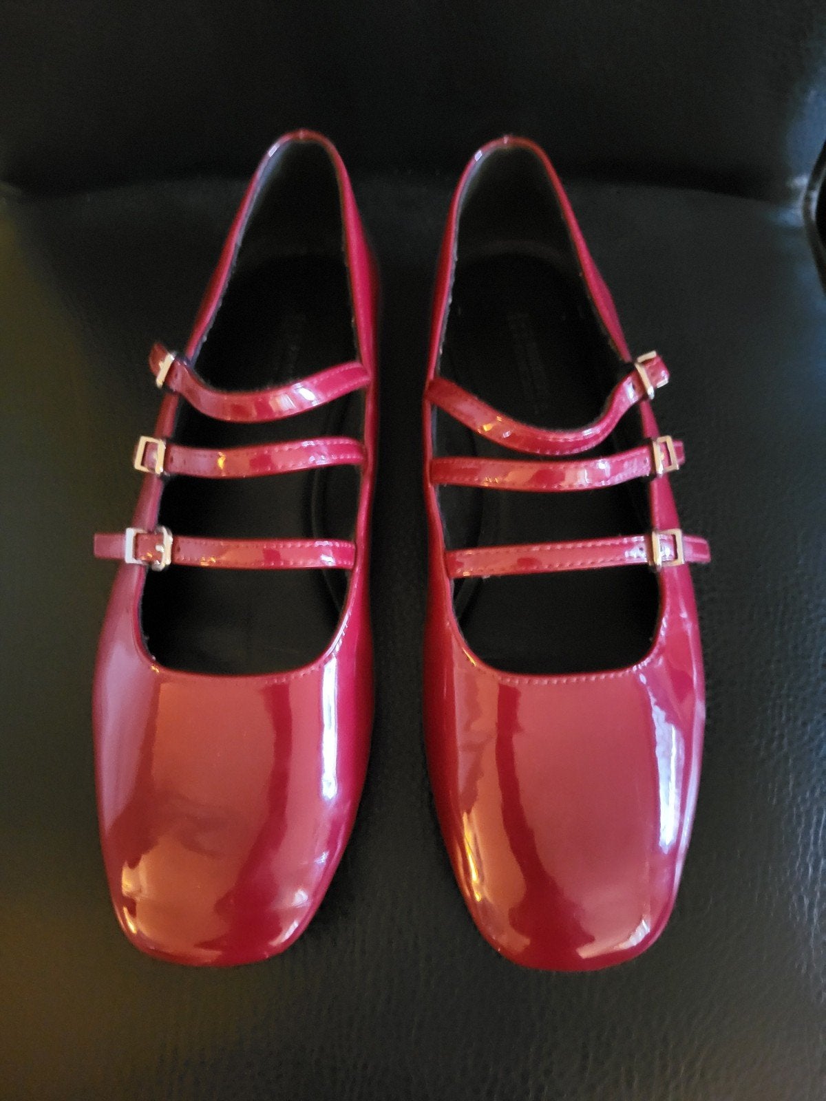 Rode lak ballerina's met gespen Pull & Bear 41, Kleding | Dames, Schoenen, Zo goed als nieuw, Ballerina's, Rood, Ophalen of Verzenden