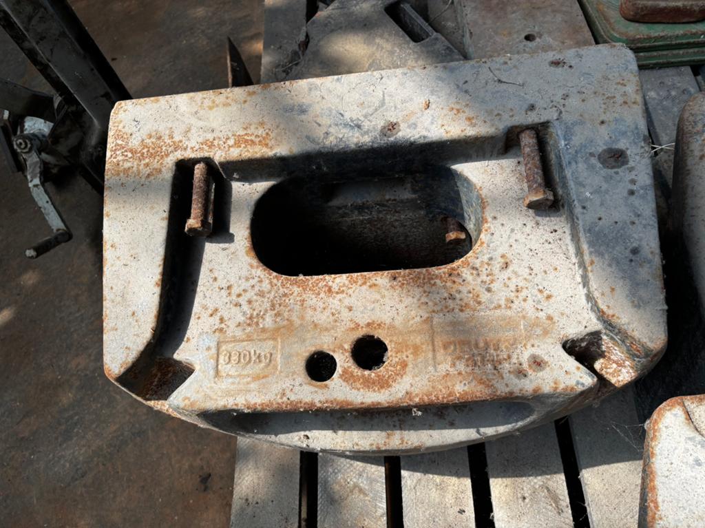 Te koop diverse gewichten deutz fiat mf, Zakelijke goederen, Agrarisch | Onderdelen | Banden, Velgen en Assen, Ophalen