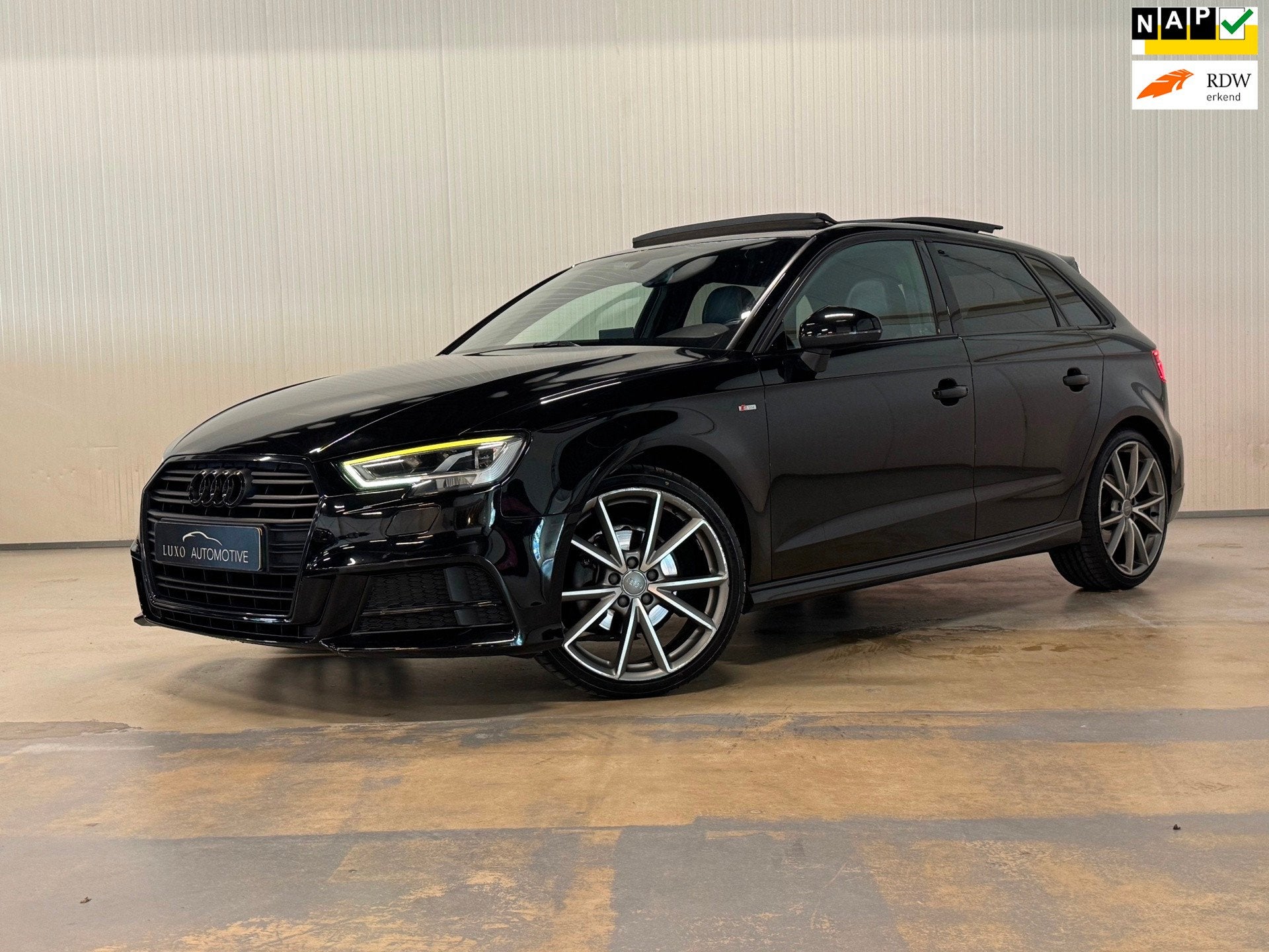 Audi A3 Sportback 1.5 TFSI CoD Sport S Line Edition | PANO |, Auto's, Audi, Dealer onderhouden, Euro 6, 4 cilinders, 150 pk