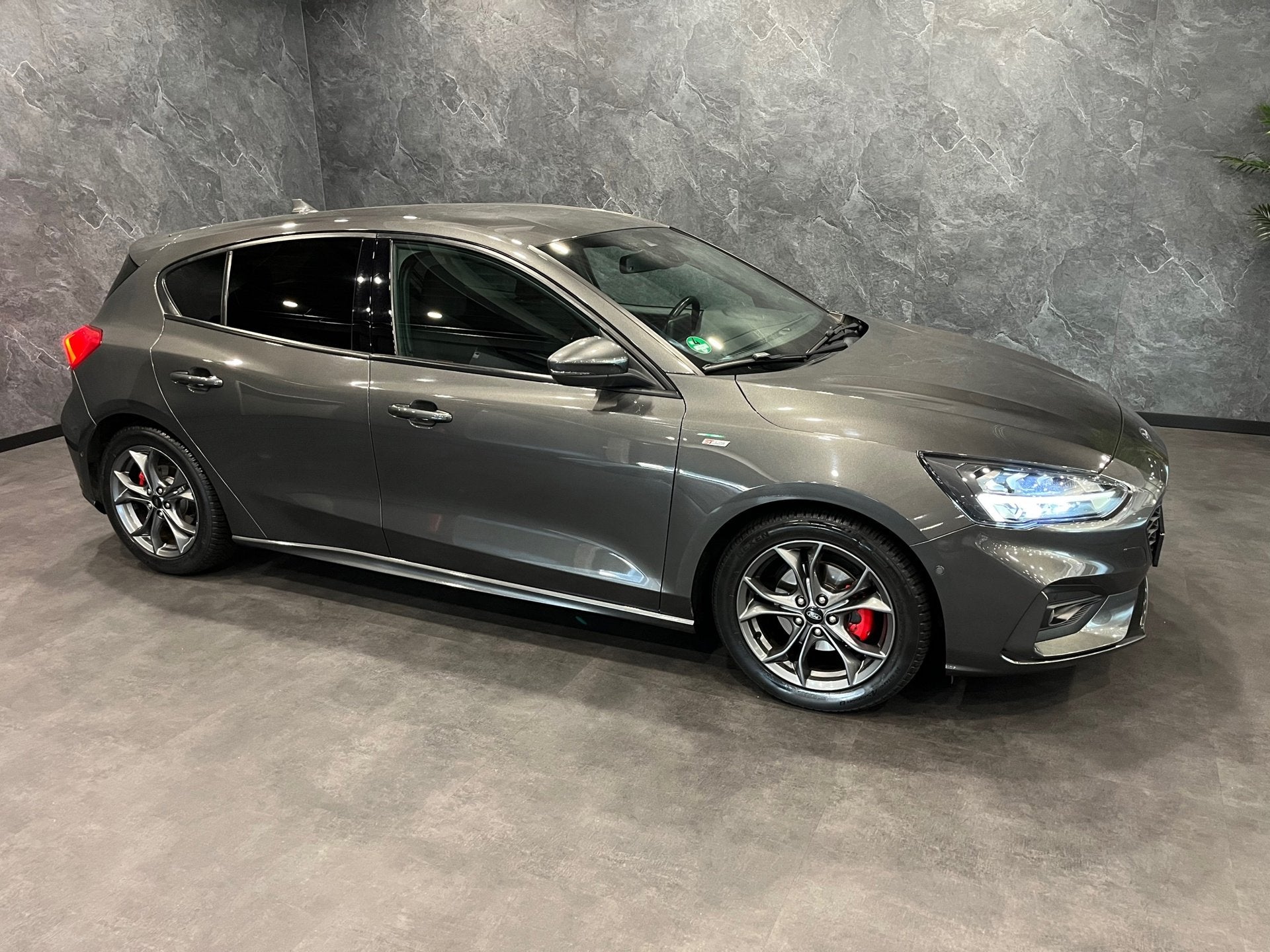 Ford Focus 1.0 EcoBoost ST LINE Business AUTOMAAT LED CAMERA, 125 pk, Gebruikt, Bedrijf, 3 cilinders