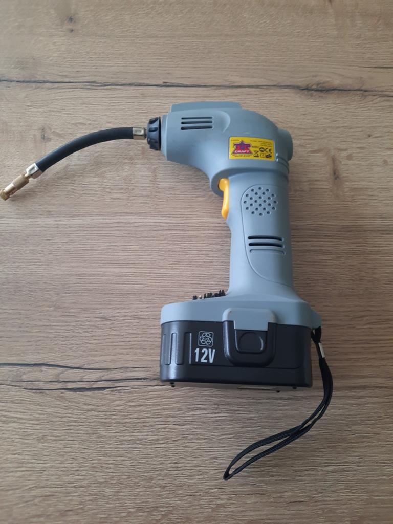 Draagbare 12V Luchtcompressor met Accu en Opladers, Verzenden, Zo goed als nieuw