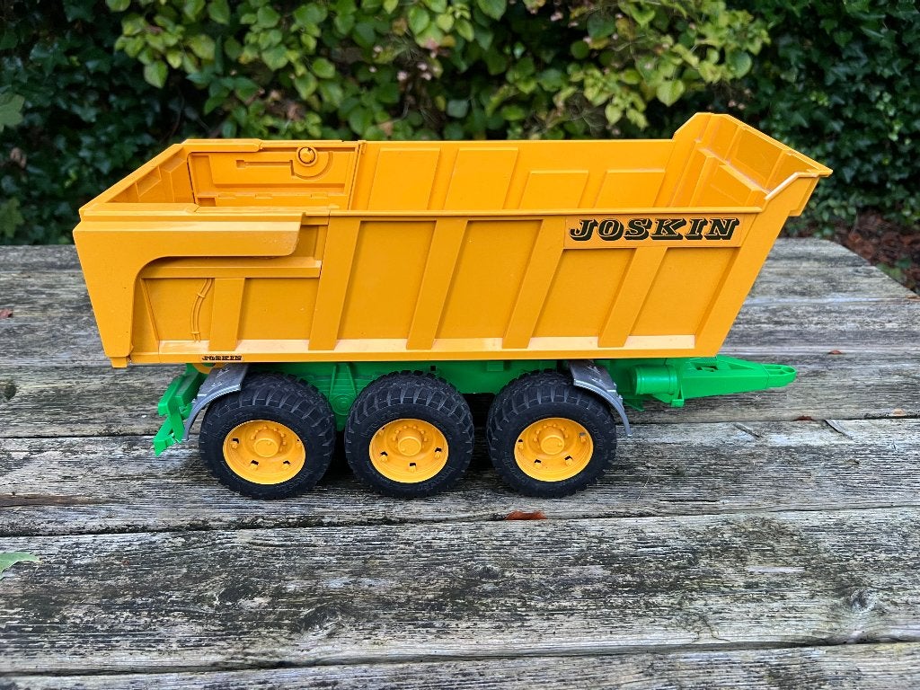 Bruder Joskin Kipwagen 2212, Ophalen, Zo goed als nieuw