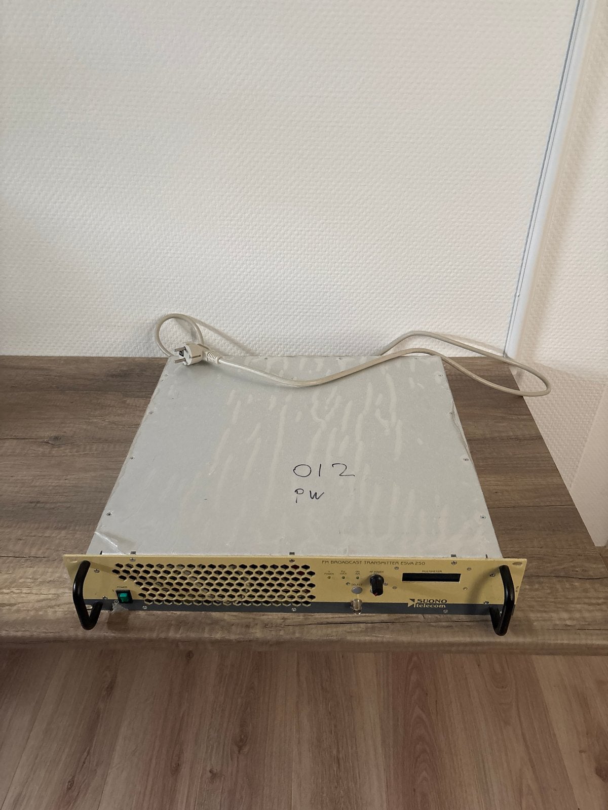 Suono Esva 250 FM Zender - fm transmitter, Telecommunicatie, Zenders en Ontvangers, Ophalen of Verzenden, Zo goed als nieuw, Zender