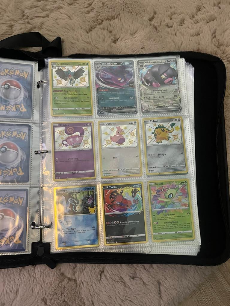 Pokémon Kaarten Verzameling in Map - Diverse Zeldzame, Hobby en Vrije tijd, Verzamelkaartspellen | Pokémon, Ophalen of Verzenden