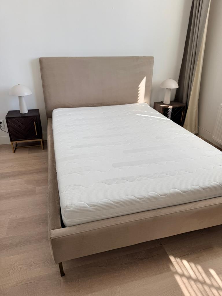 Westwing bedframe + BeterBed Matras + 2x lattenbodem, Ophalen, Overige materialen, Gebruikt, Bruin
