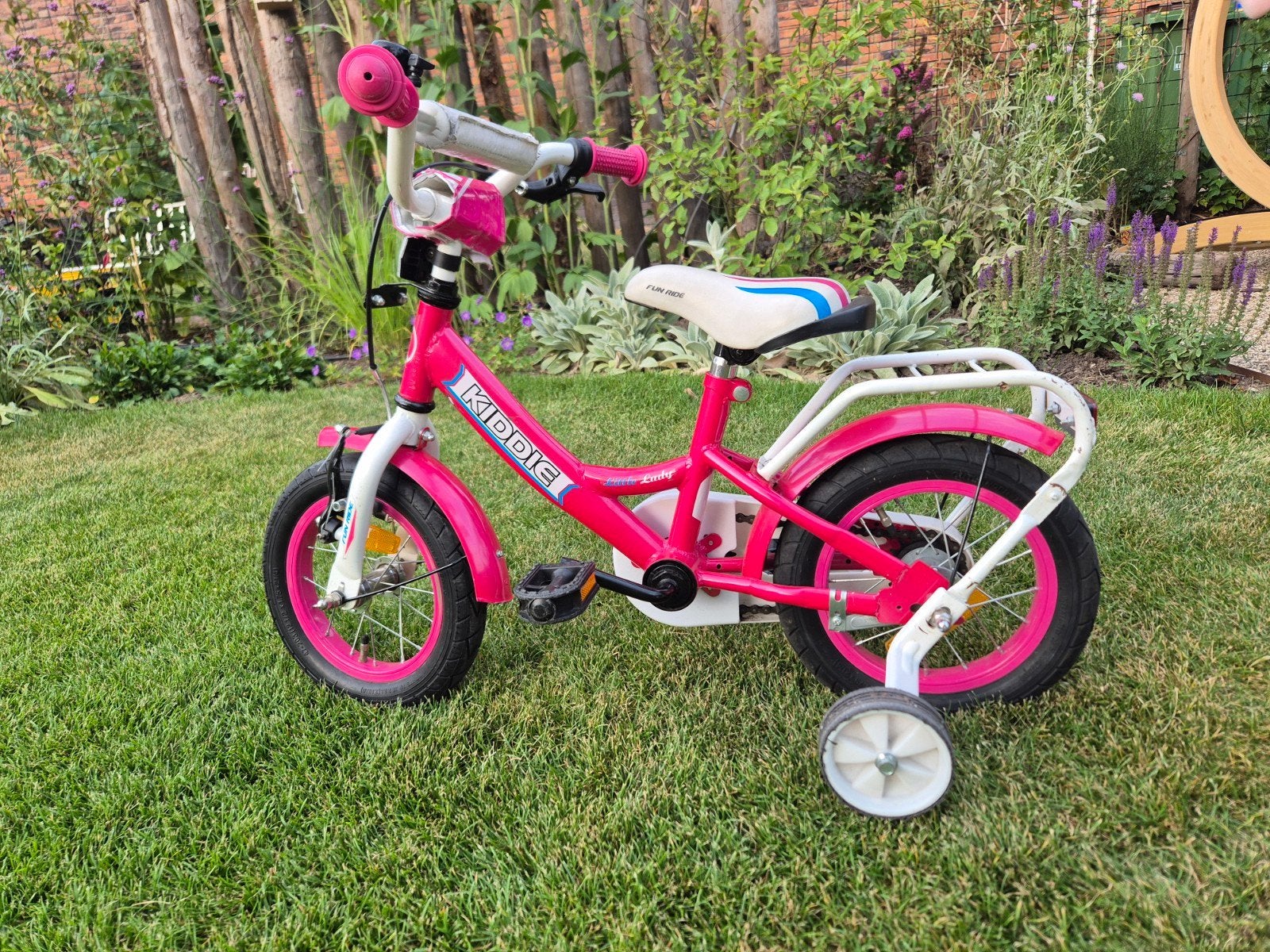 Kiddie Little Lady Kinderfiets 12 inch met zijwieltjes, Ophalen, Gebruikt, Minder dan 16 inch, Zijwieltjes