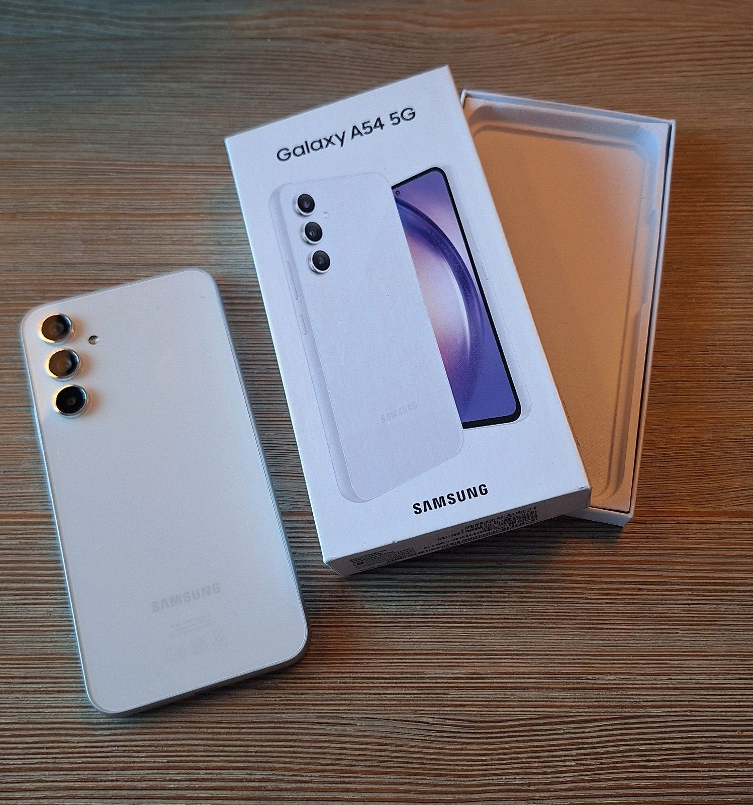 Samsung A54 5g wit, Telecommunicatie, Mobiele telefoons | Samsung, Samsung, Gebruikt, Wit, Touchscreen