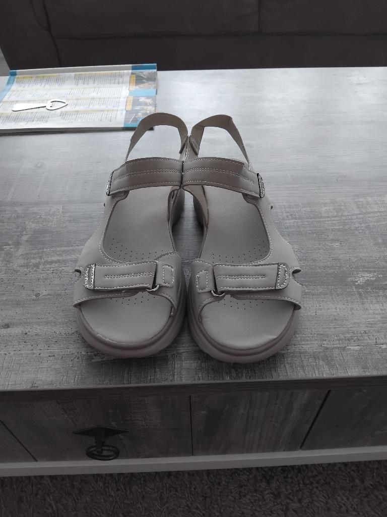 Dames sandalen, Ophalen, Nieuw, Sandalen of Muiltjes, Grijs