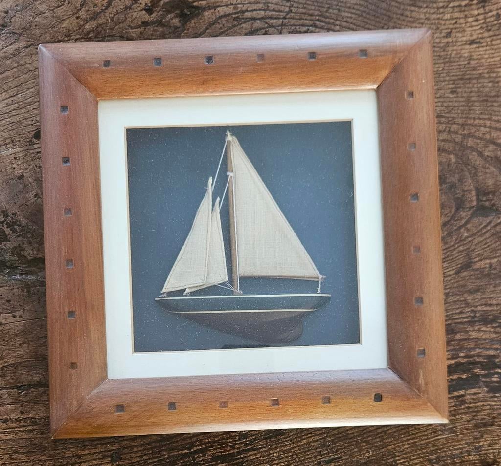 Schilderij zeilboot in houten lijst - 27x27 cm, Antiek en Kunst, Kunst | Schilderijen | Klassiek, Ophalen of Verzenden