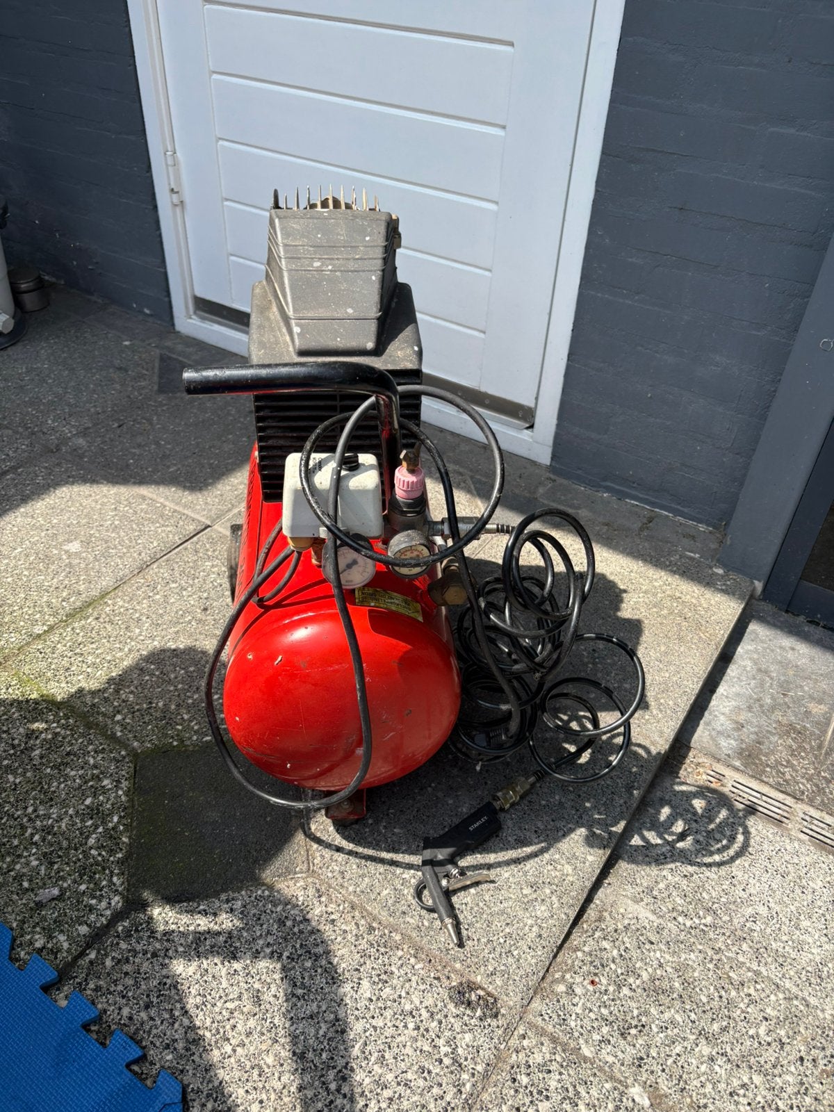Compressor, Doe-het-zelf en Verbouw, Compressors, Minder dan 25 liter, Ophalen, Gebruikt, Minder dan 200 liter/min
