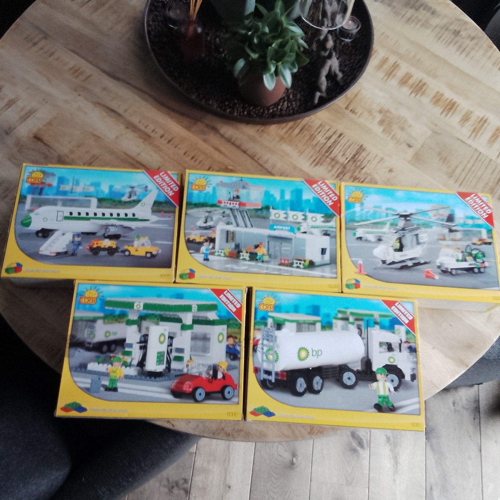5 nog nieuw in dozen BP verzameling, Ophalen, Nieuw