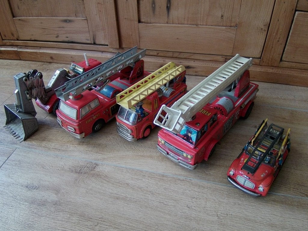 Oude blikken Brandweerauto's + Bulldozer, 5x. Japan, jr'60s, Ophalen of Verzenden, Gebruikt