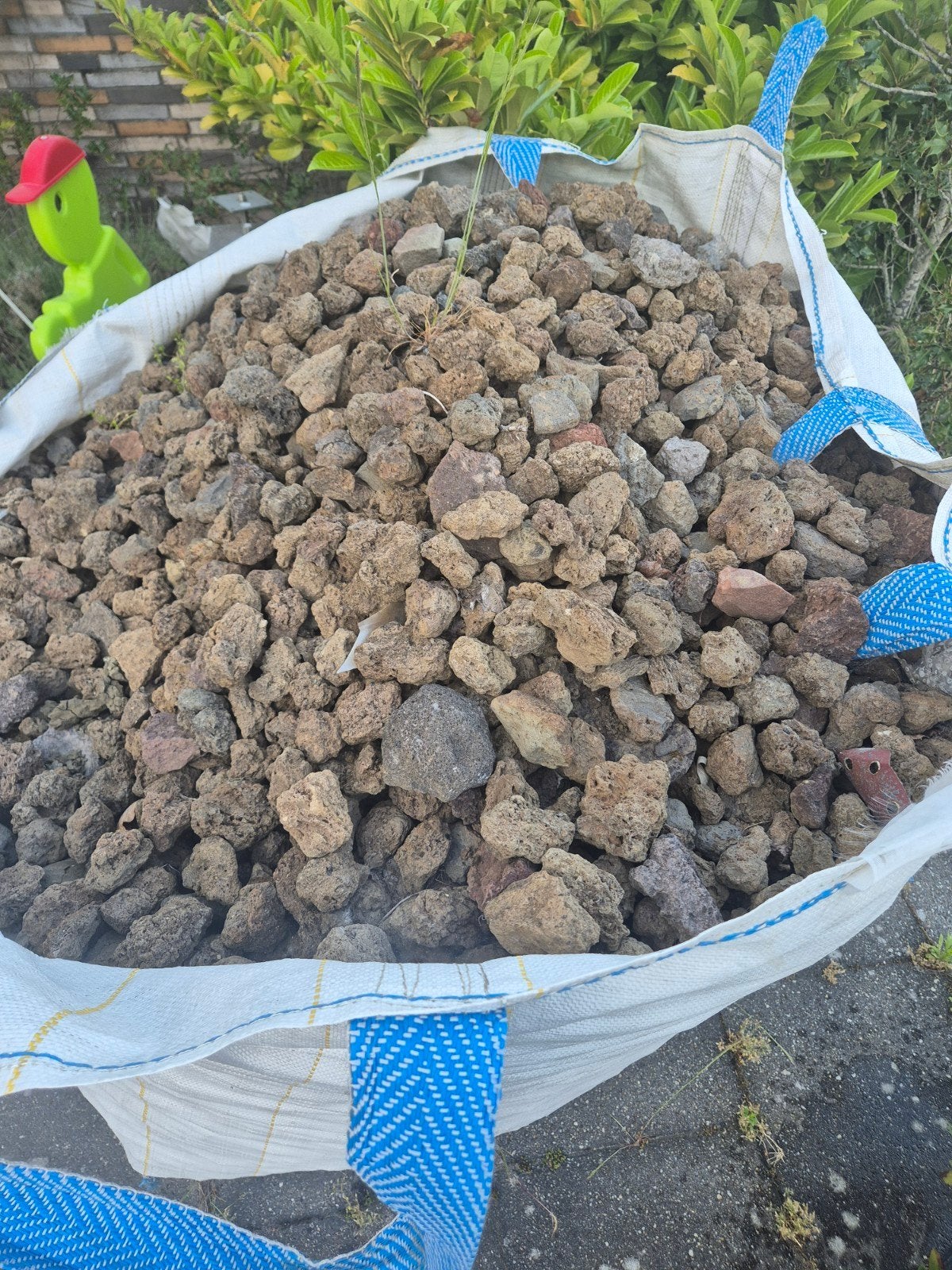 Grote zak lavasteen voor tuin of steenkorf, Ophalen, Gebruikt, Bruin, Kei