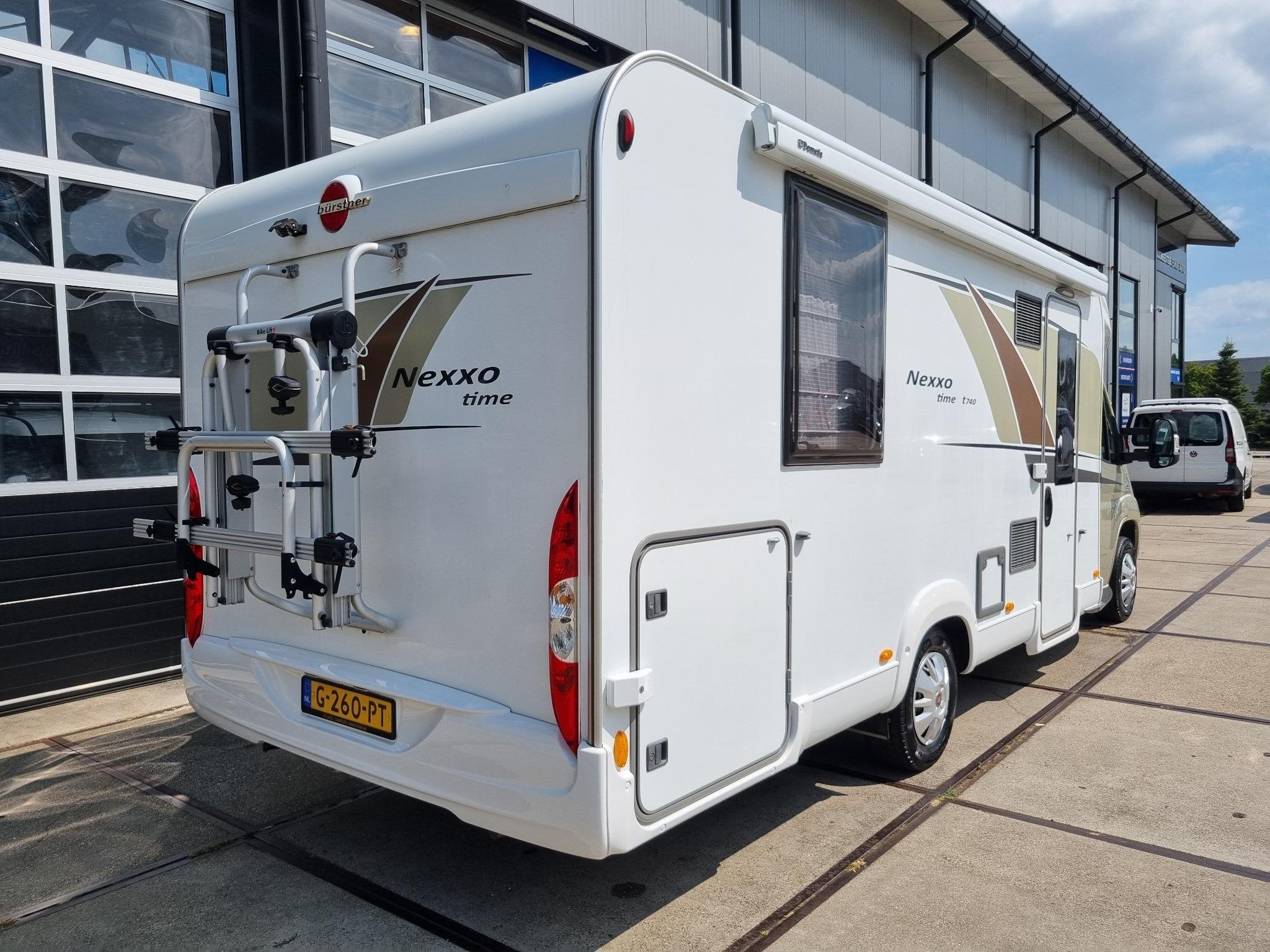 Bürstner Nexxo time t740 40.000 KM / QUEENSBED / LEER / LPG, Caravans en Kamperen, Campers, Ringverwarming, Dakluik, Airbags, Tot en met 2