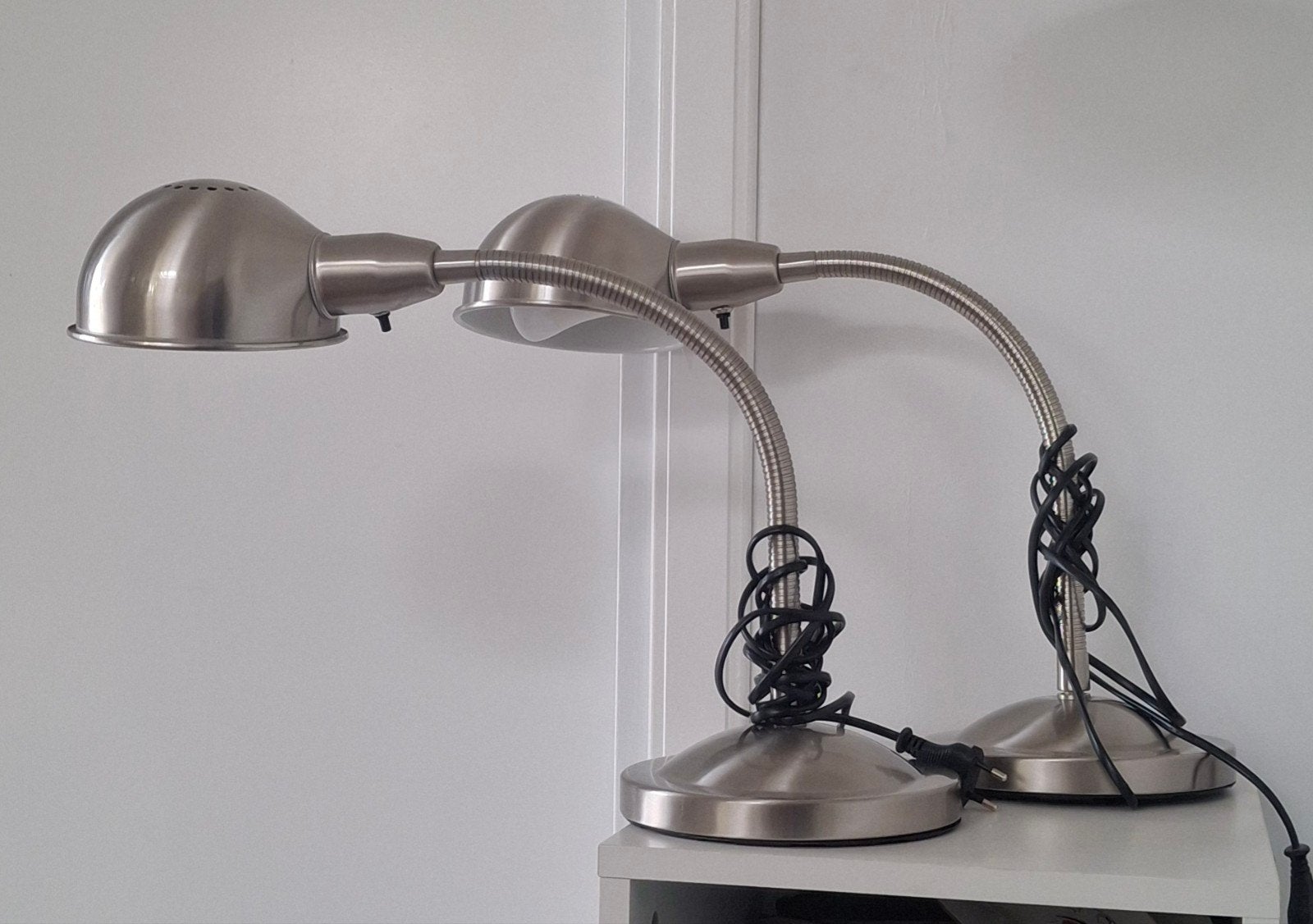 2 Ikea 'Format' bureaulampen,  geborsteld staal. Type A1003., Ophalen of Verzenden, IKEA