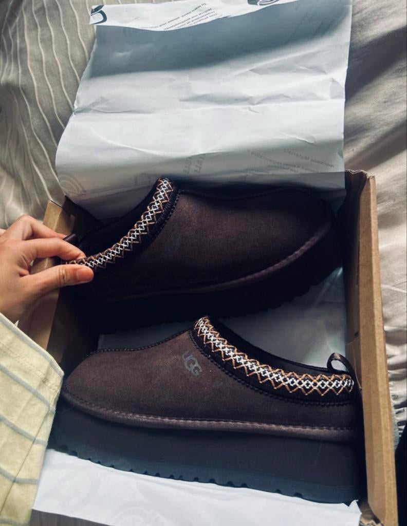 UGG pantoffels 38, Ophalen of Verzenden, Zo goed als nieuw, Instappers, Zwart