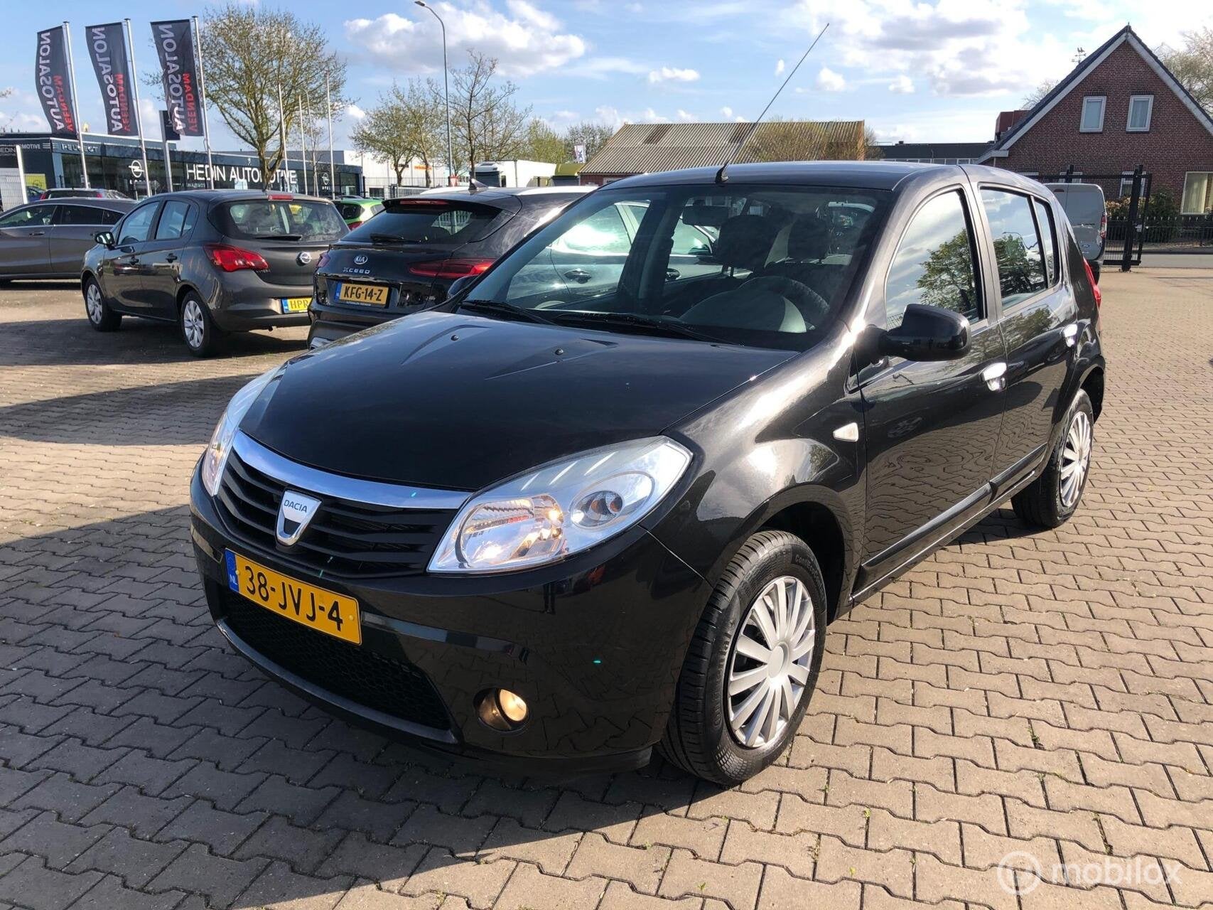 Dacia Sandero 1.2 12v 5DRS HB AIRCO ELL PAKK NW APK, Auto's, Voorwielaandrijving, Gebruikt, Zwart, Origineel Nederlands