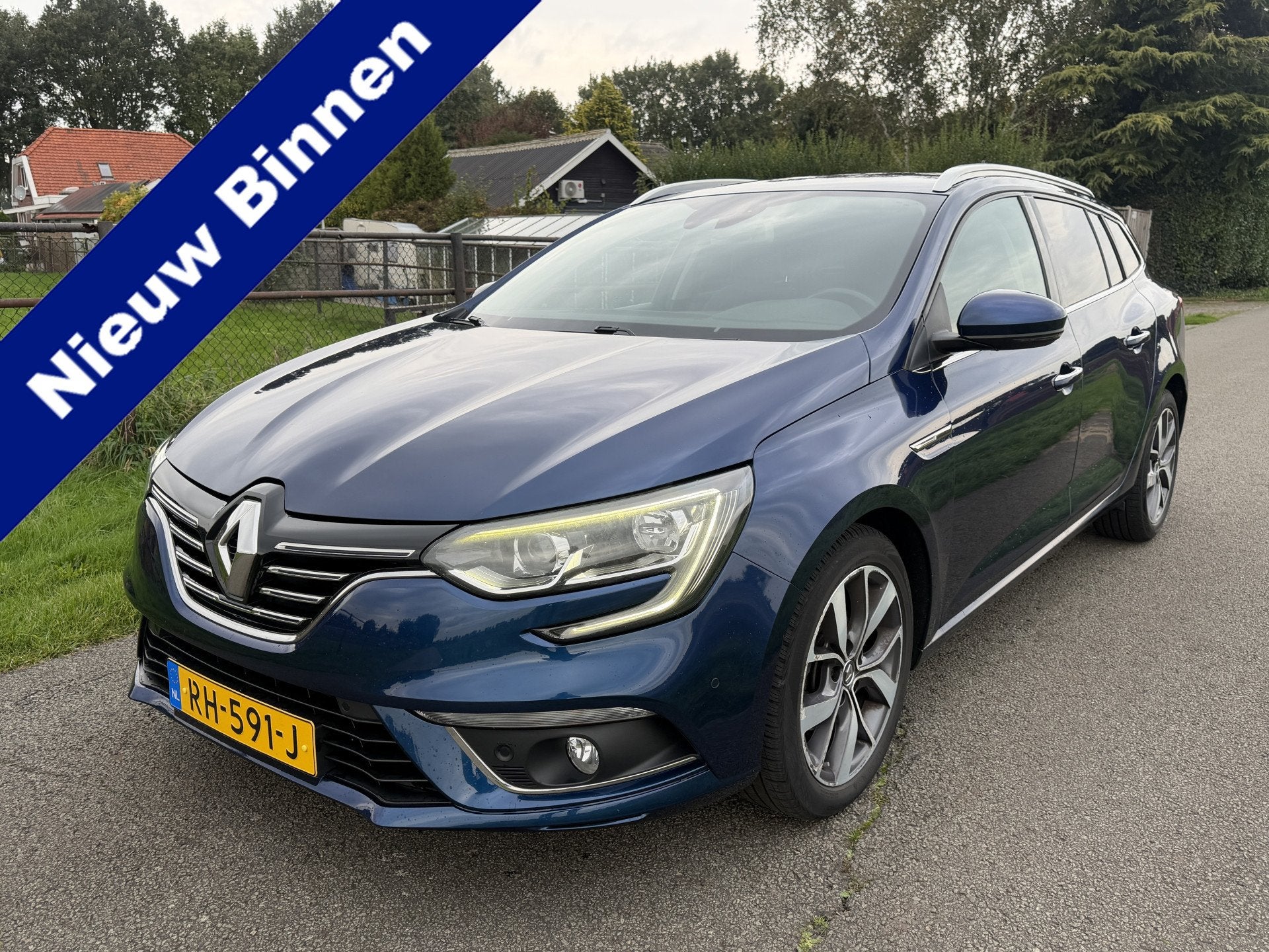 Renault Mégane Estate 1.2 TCe Bose Navi/BOSE/Keyless/Camera, Auto's, Gebruikt, 4 cilinders, Blauw, 132 pk