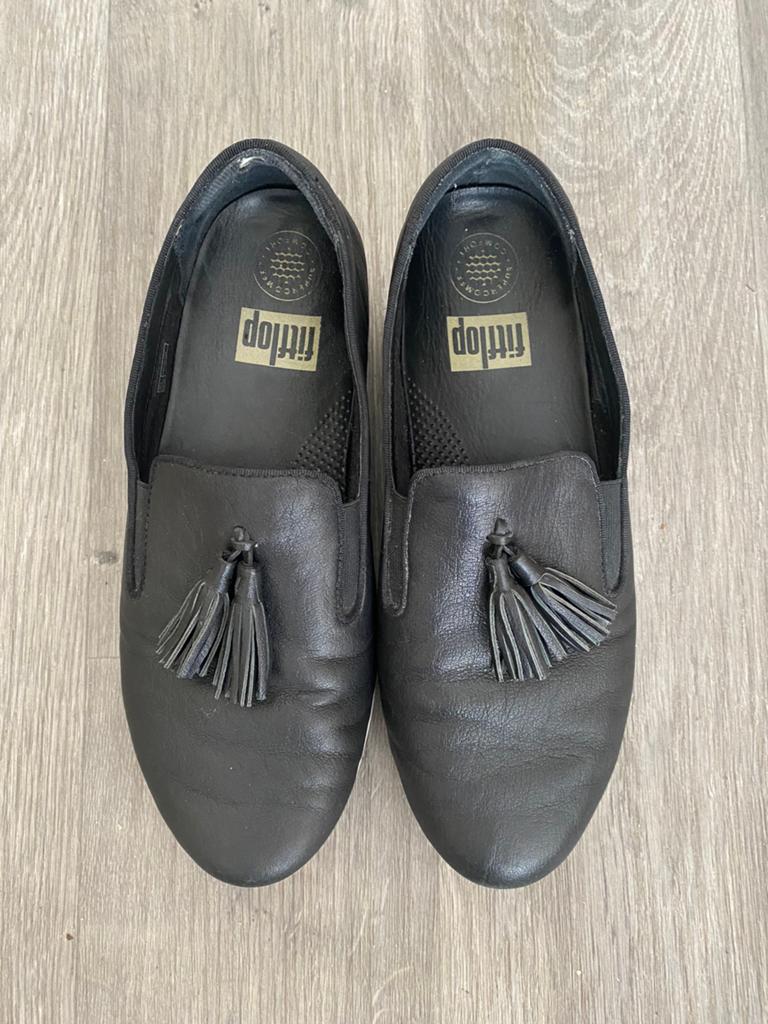 Fitflop zwarte leren instappers maat 39, Verzenden, Gedragen, Instappers, Zwart