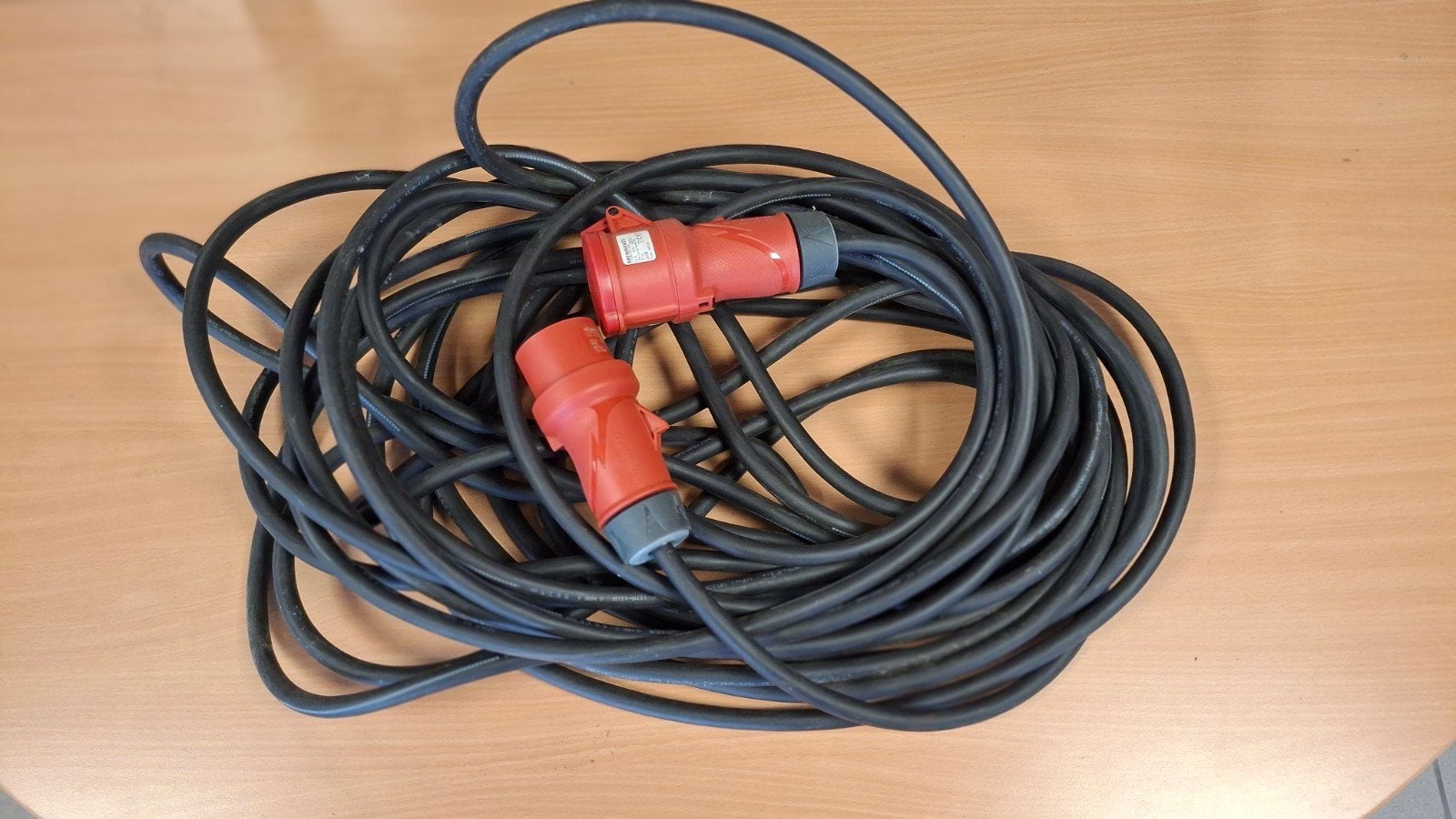 Krachtstroomkabel 25m 16A - Mennekes CEE, Doe-het-zelf en Verbouw, Elektra en Kabels, Ophalen, Zo goed als nieuw, Kabel of Snoer
