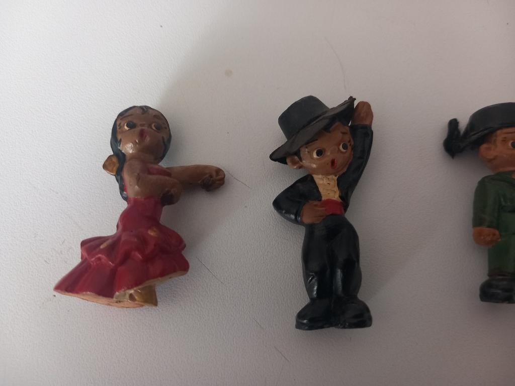 Oude terracotta poppetjes - 3 stuks, 5 cm hoog. Mud people, Ophalen of Verzenden