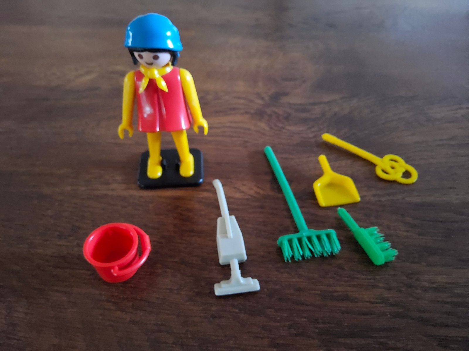 vintage Playmobil vrouw met stofzuiger 3315 uit 1976, Ophalen of Verzenden, Gebruikt