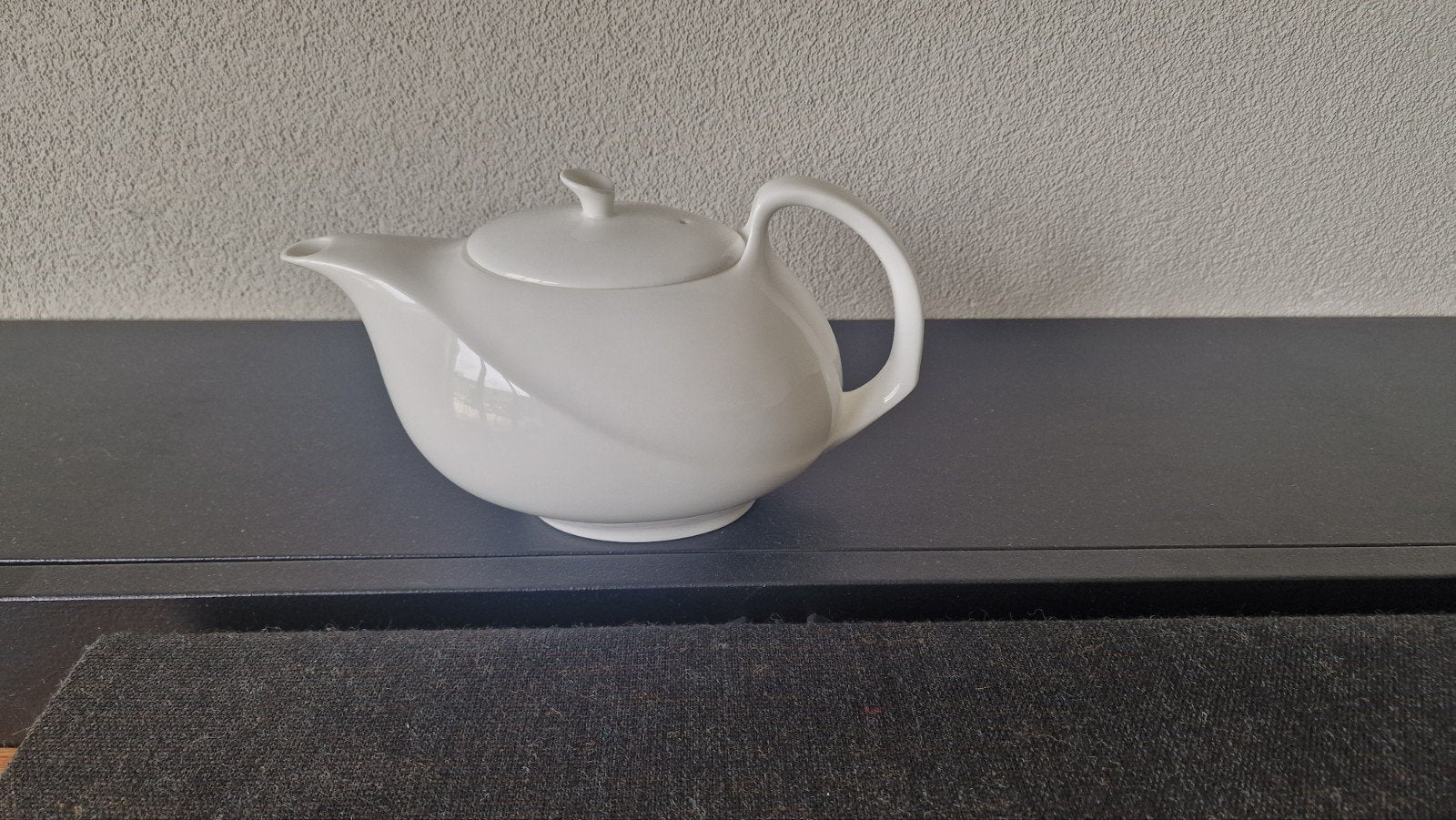 Wedgwood Solar Theepot, Huis en Inrichting, Keuken | Servies, Ophalen of Verzenden, Zo goed als nieuw, Wedgwood, Porselein