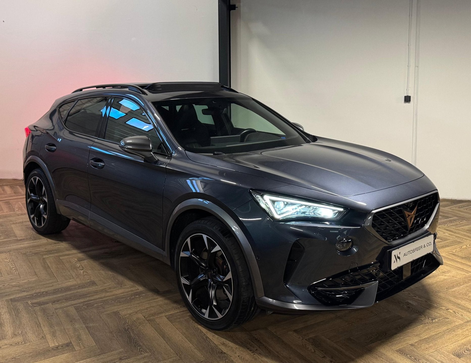 CUPRA Formentor 1.4 e-Hybrid VZ Performance PANO KEYLESS CAM, Auto's, Cupra, Gebruikt, 4 cilinders, Zwart, Leder