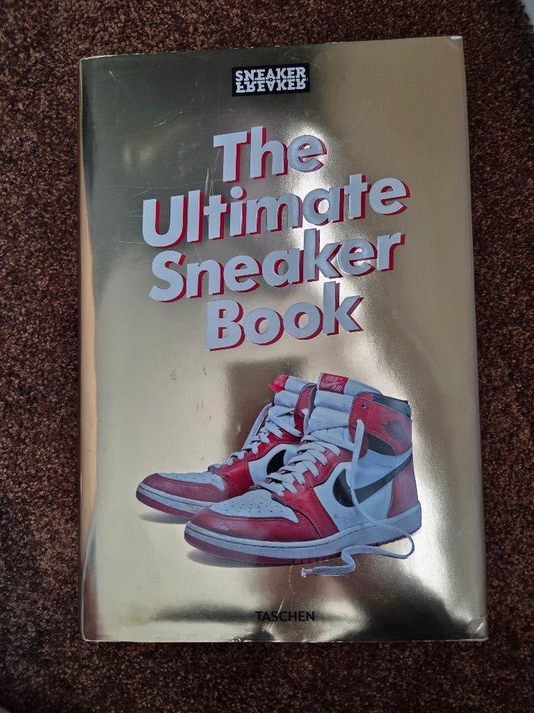 The Ultimate Sneaker Book, Ophalen of Verzenden, Zo goed als nieuw, Overige onderwerpen, Taschen