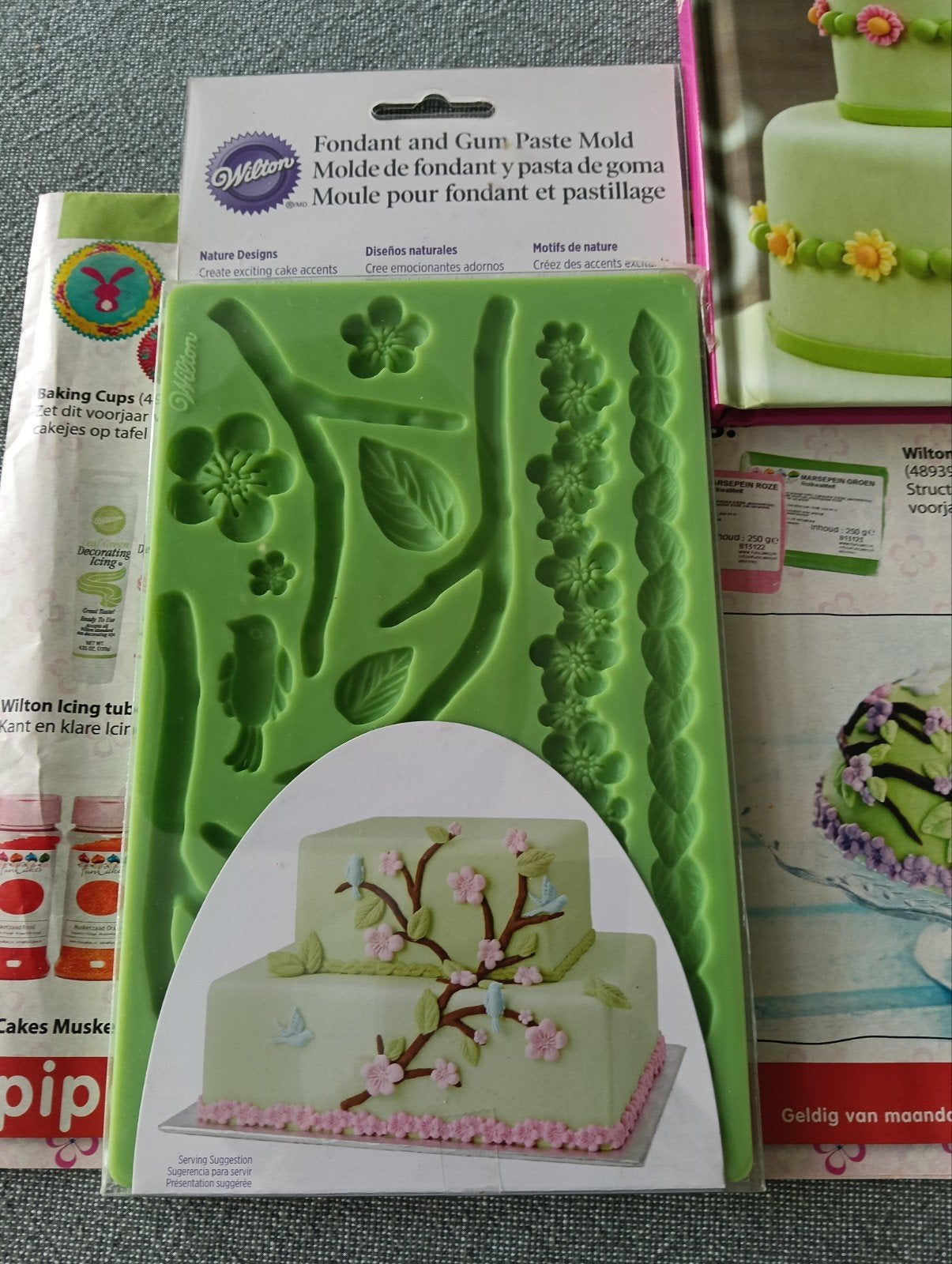 Wilton Fondant en Gumpaste Mold - Natuurlijke Motieven, Ophalen of Verzenden, Nieuw, Taarten of Cupcakes, Bakvorm