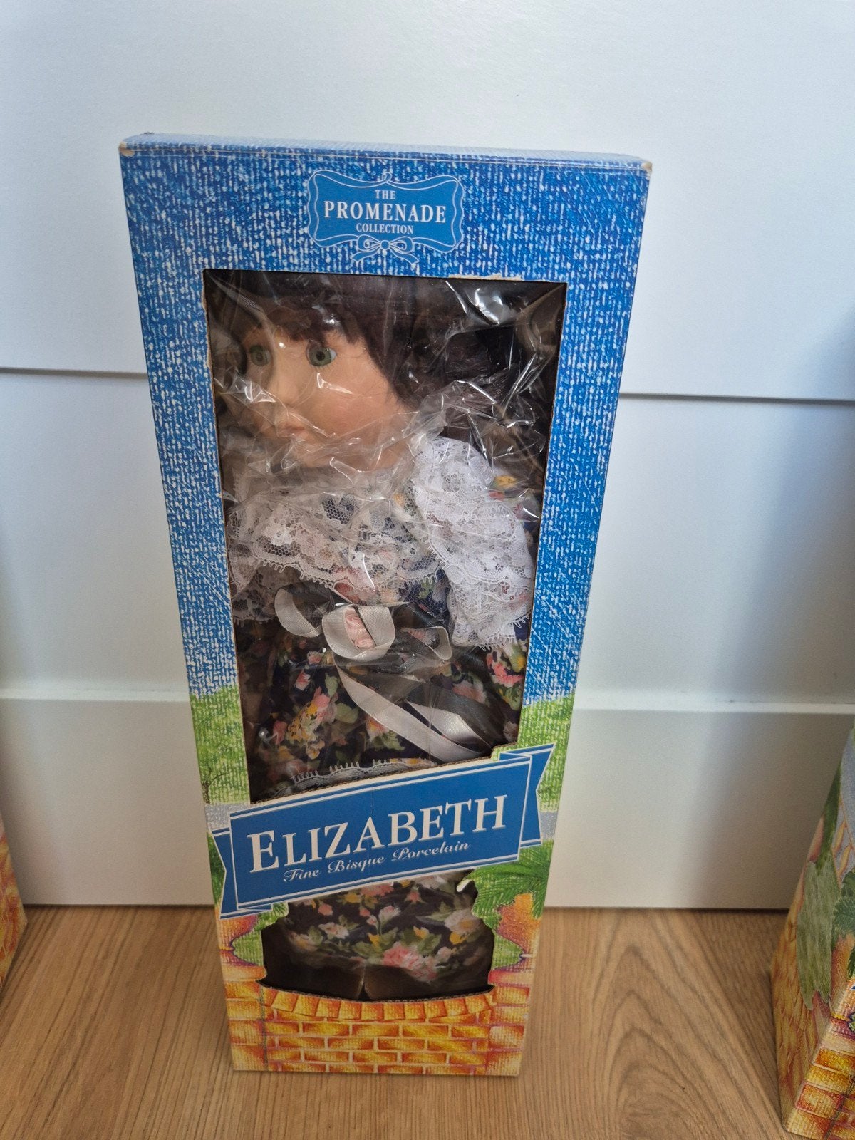 Elizabeth Promenade Collection Porseleinen Pop, Ophalen, Nieuw, Pop