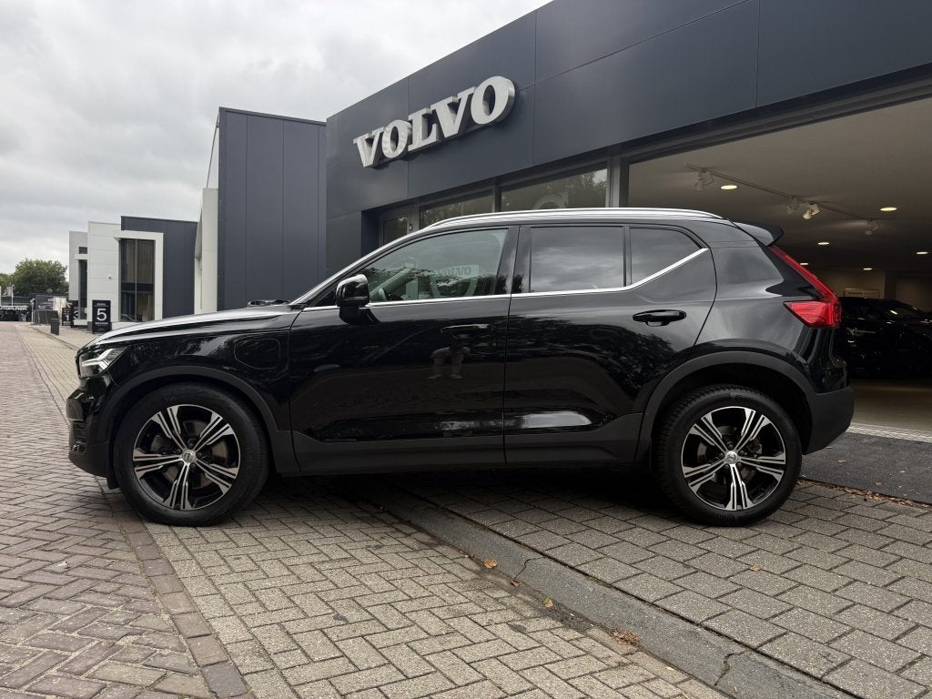 Volvo XC40 T4 Recharge Inscription | Trekhaak | Achteruitrij, Auto's, 1712 kg, Zwart, Bedrijf, Hybride Elektrisch/Benzine