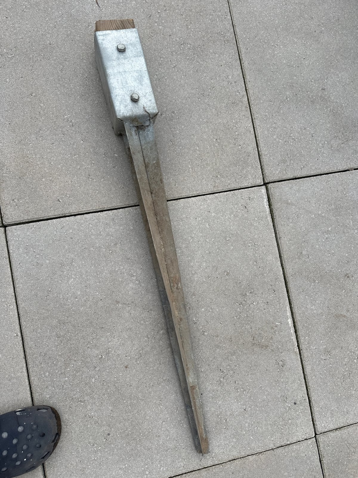 Paalhouder punt, verzinkt, voor houten palen, Ophalen of Verzenden, Gebruikt