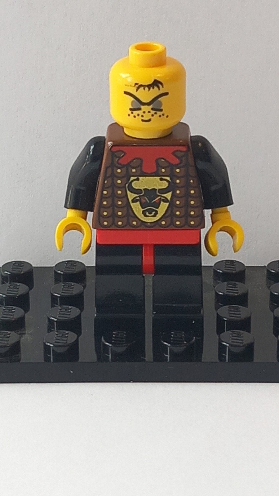 Lego knights kingdom 1 - robber 2, Black chin-guard., Gebruikt, Lego, Ophalen of Verzenden, Minifiguur